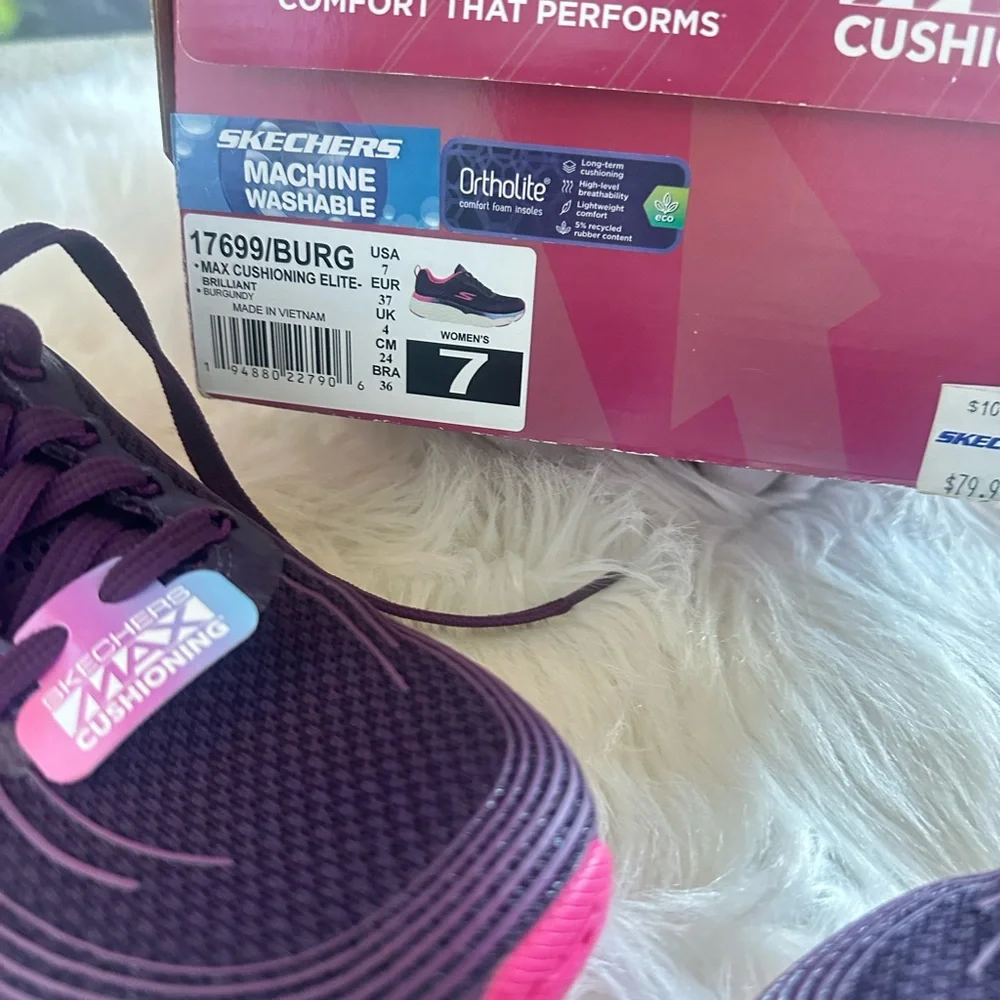 SKECHERS NEW Max Cushioning Ultra Go. Size 7. - Picture 9 of 16